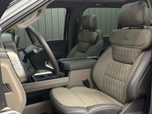 Used 2026 Ford F450 Platinum w/ Platinum Plus Package image 35