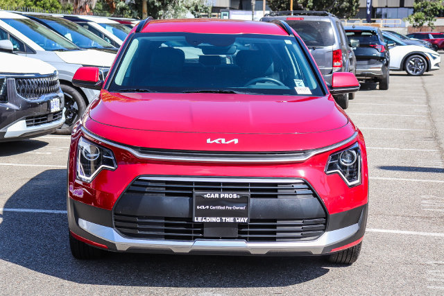 Certified 2025 Kia Niro EX FWD image 3