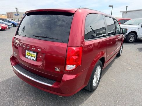 Used 2014 Dodge Grand Caravan SXT image 3