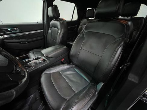 Used 2017 Ford Explorer Sport w/ Equipment Group 401A image 13