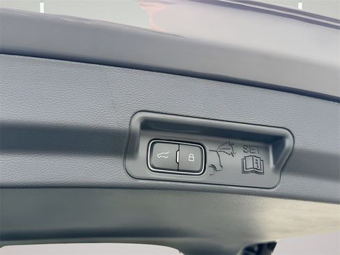 New 2025 Ford Explorer Active w/ Active Comfort Package image 40