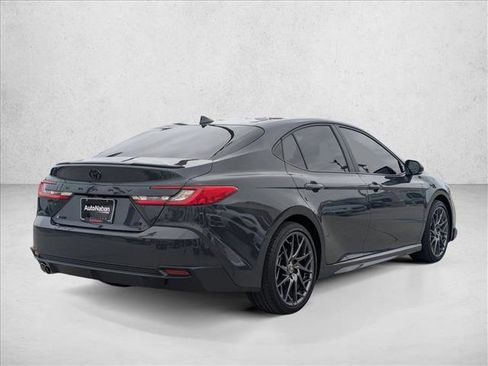 Used 2025 Toyota Camry SE FWD image 5