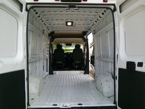 Used 2023 RAM ProMaster 2500 FWD image 9