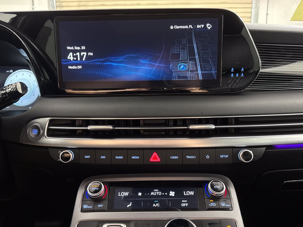 Used 2025 Hyundai Palisade Calligraphy FWD image 23