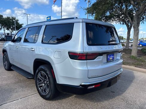 Used 2023 Jeep Wagoneer 4WD w/ Convenience Group I image 7