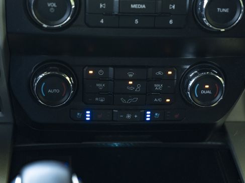 Used 2020 Ford F150 Lariat AWD/4WD image 32