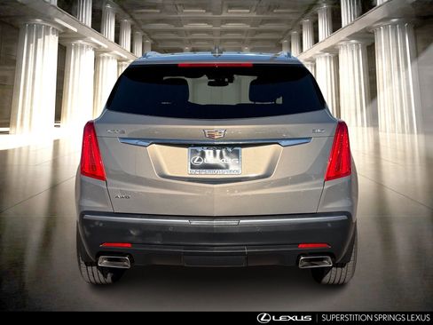 Used 2018 Cadillac XT5 Luxury w/ Driver Awareness Package image 6