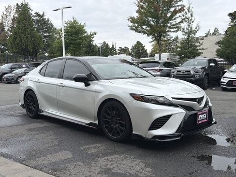 Used 2020 Toyota Camry TRD FWD image 3