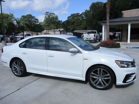Used 2018 Volkswagen Passat 2.0T R-Line FWD image 19
