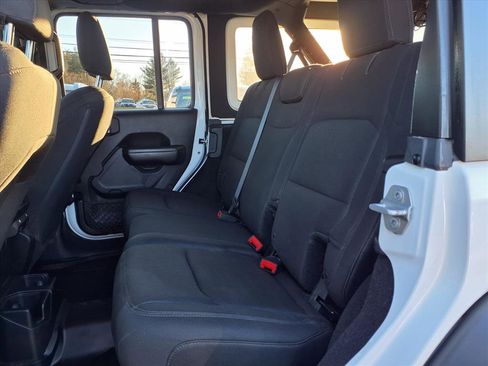 Used 2018 Jeep Wrangler Unlimited Sport S image 7