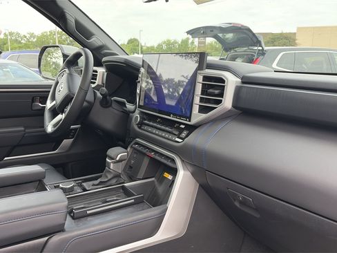 Used 2024 Toyota Tundra Platinum AWD/4WD image 19