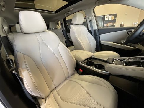 Certified 2025 Acura RDX w/ Technology Package image 22