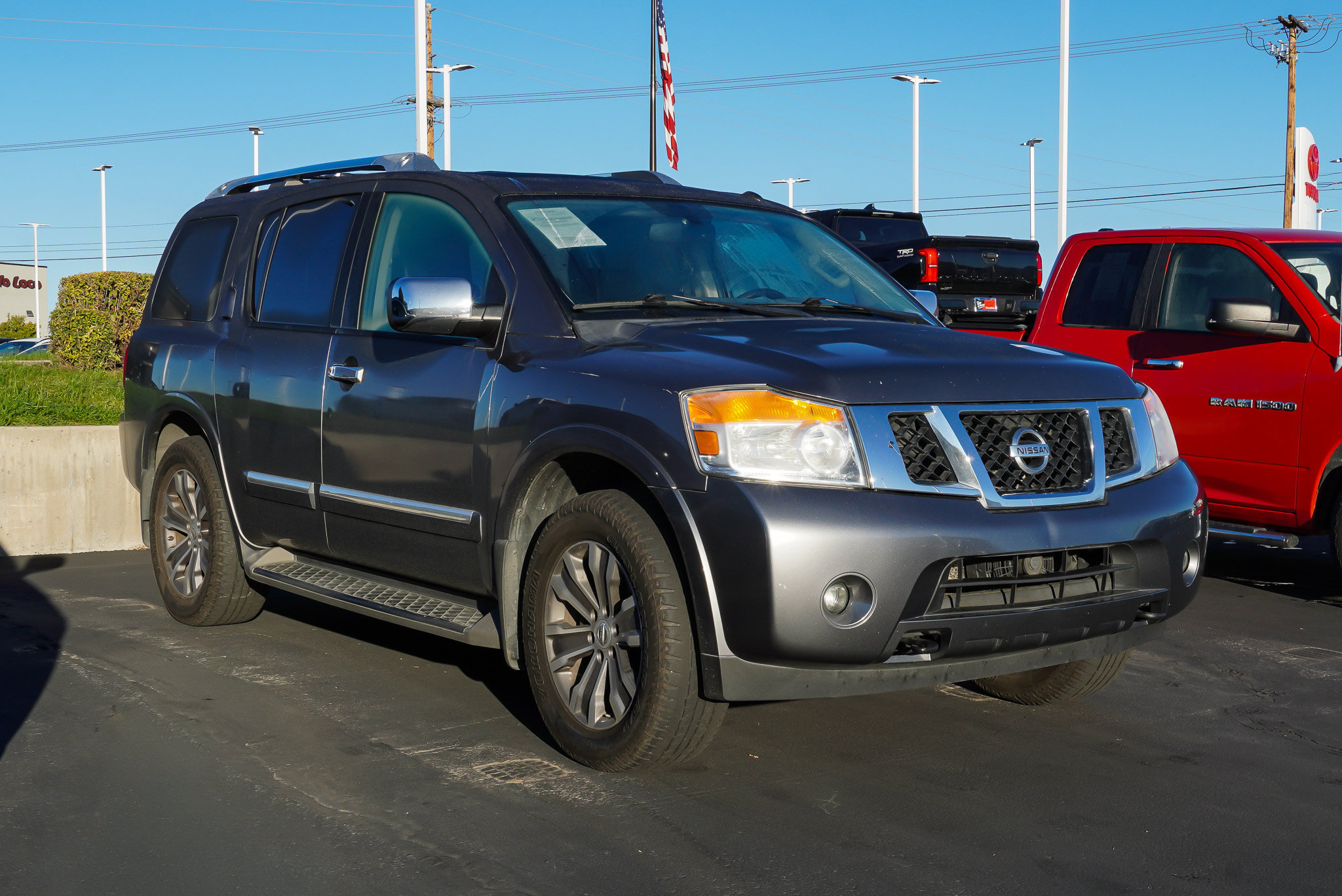 Used 2015 Nissan Armada SL w/ Moonroof Package AWD/4WD image 2