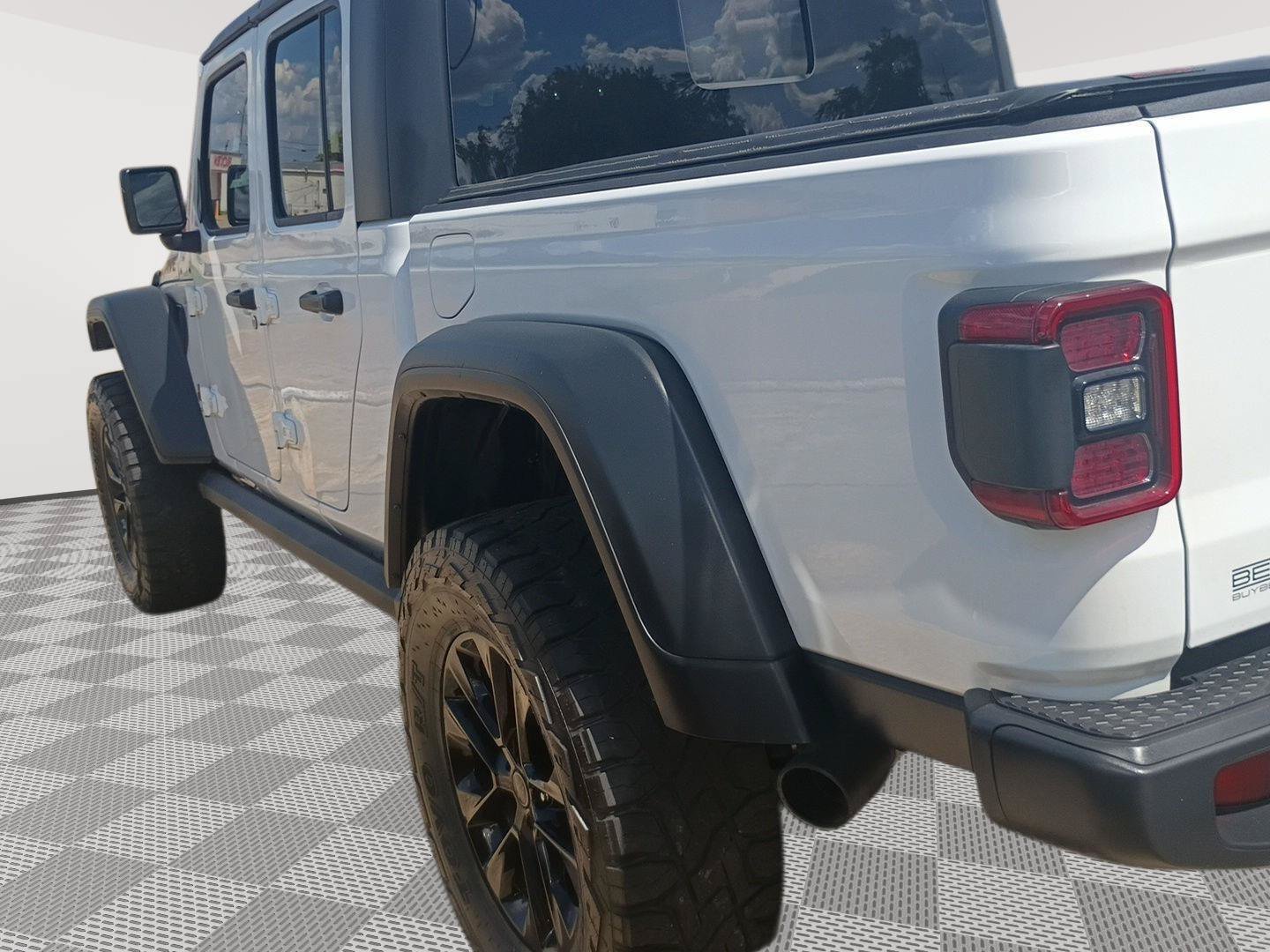 Used 2024 Jeep Gladiator Mojave w/ Technology Group AWD/4WD image 6