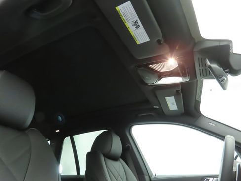 New 2026 BMW X5 sDrive40i w/ M Sport Package image 18