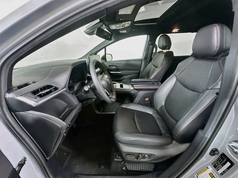 Certified 2026 Toyota Sienna XSE FWD image 22