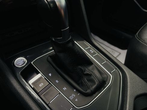 Used 2019 Volkswagen Tiguan SE w/ Panoramic Sunroof Package FWD image 52