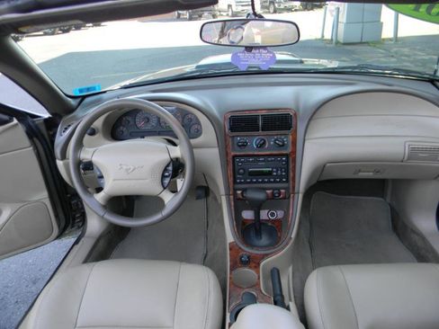 Used 2001 Ford Mustang GT Premium image 16