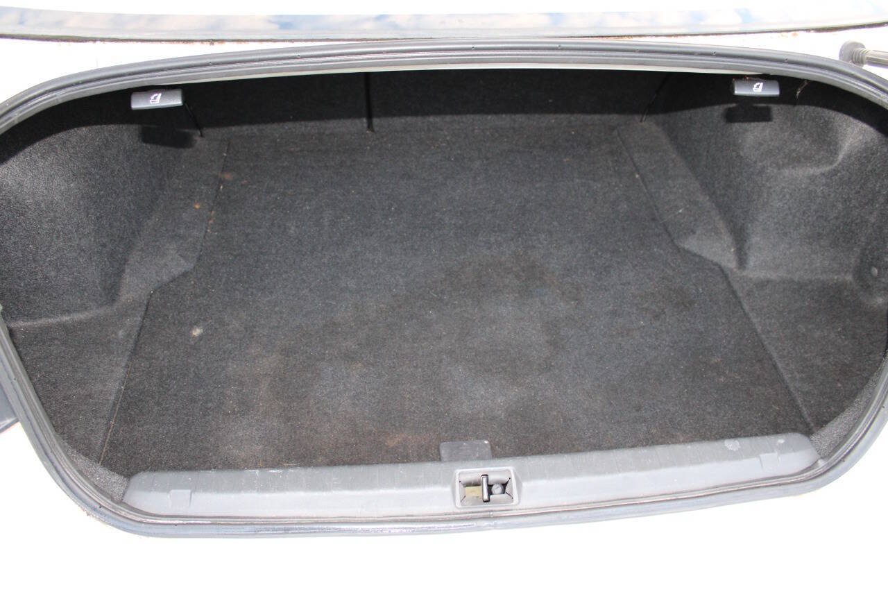 Used 2011 Subaru Legacy 2.5i Premium AWD/4WD image 23