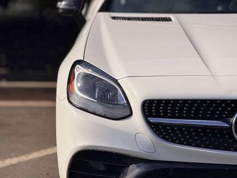 Used 2019 Mercedes-Benz SLC 300 image 4