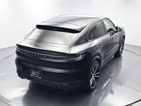 Certified 2025 Porsche Cayenne Coupe AWD/4WD image 38