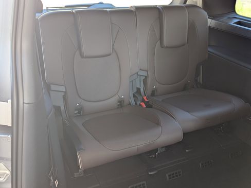 Used 2025 Volkswagen ID. Buzz Pro S Plus RWD image 21