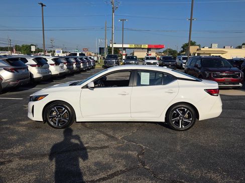Used 2024 Nissan Sentra SV FWD image 4