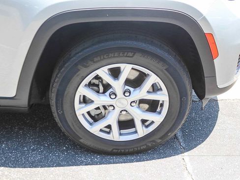 Used 2022 Jeep Grand Cherokee L Limited RWD image 9