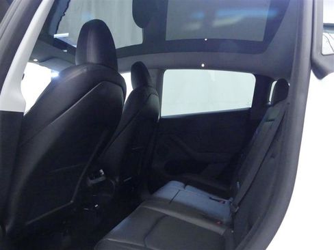 Used 2023 Tesla Model Y Long Range AWD/4WD image 24