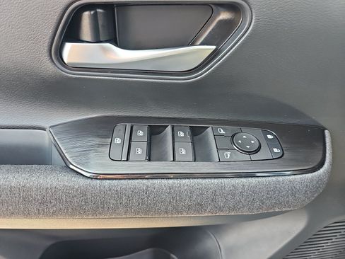 Used 2026 Nissan Kicks SV w/ SV Premium Package FWD image 23
