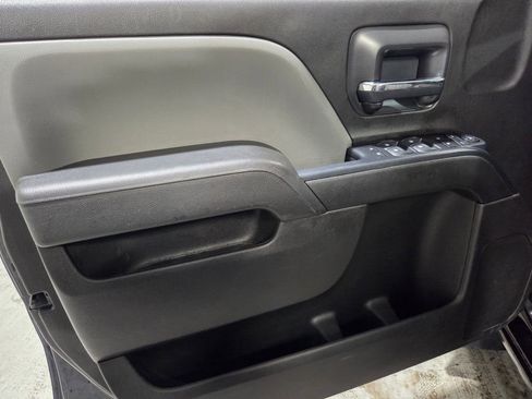 Used 2018 Chevrolet Silverado 1500 Custom w/ Custom Value Package image 10