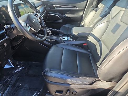Used 2023 Kia Telluride S image 28