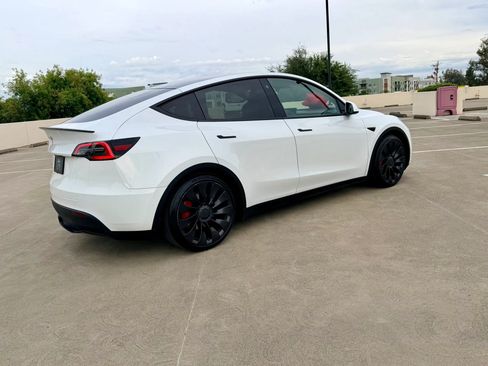 Used 2022 Tesla Model Y Performance AWD/4WD image 4