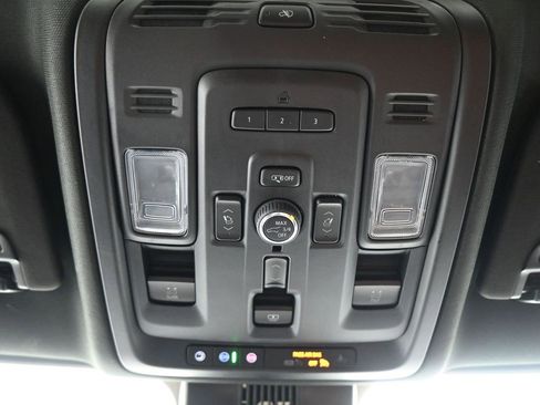 Used 2023 GMC Yukon XL Denali Ultimate image 16