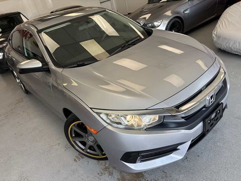 Used 2016 Honda Civic EX image 9