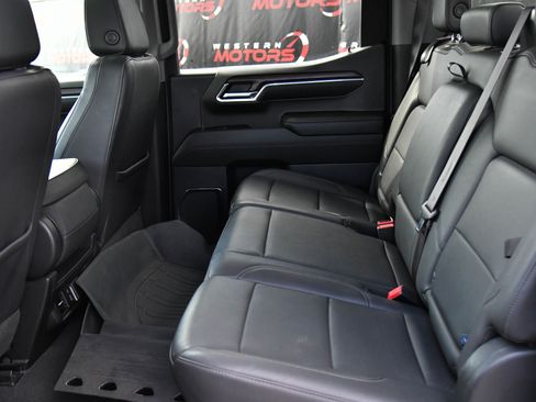 Used 2024 GMC Sierra 1500 SLT image 35