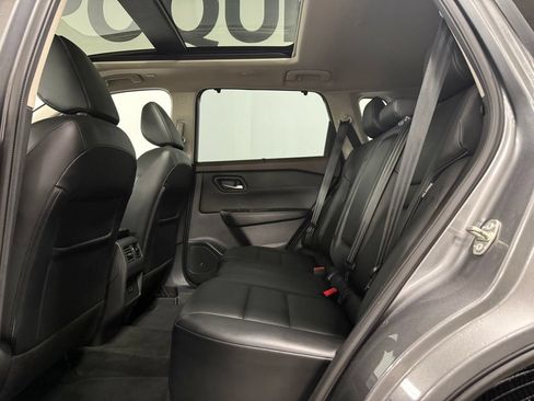 Used 2022 Nissan Rogue SV w/ SV Premium Package AWD/4WD image 10