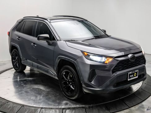 Used 2021 Toyota RAV4 LE image 23