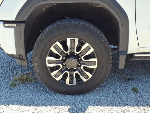 Used 2025 GMC Sierra 3500 Denali Ultimate AWD/4WD image 18