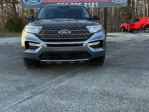 Used 2022 Ford Explorer XLT w/ Equipment Group 202A image 2