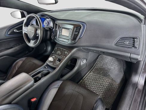 Used 2015 Chrysler 200 S w/ Comfort Group FWD image 20