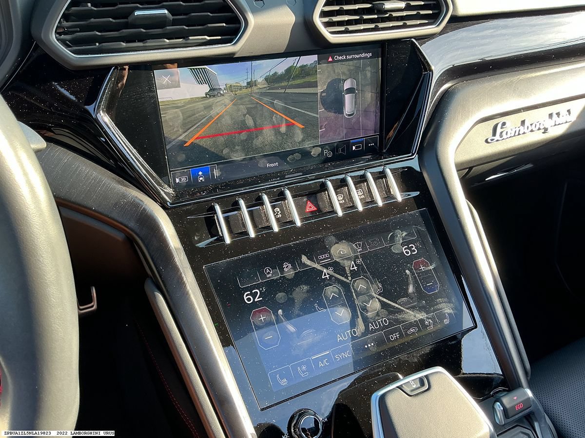 Used 2022 Lamborghini Urus AWD/4WD image 13