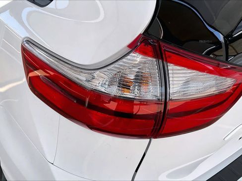 Used 2015 Toyota Sienna LE FWD image 25