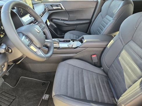 New 2026 Mitsubishi Outlander SE image 10