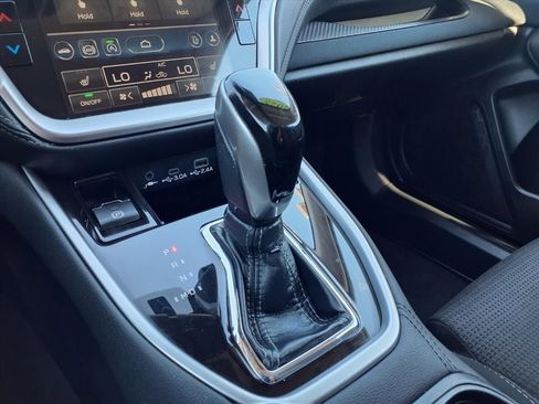 Used 2023 Subaru Outback Premium image 27