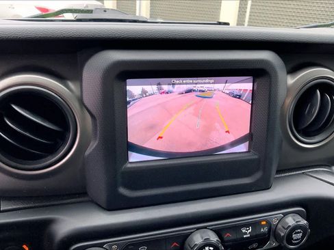 Used 2021 Jeep Wrangler Sport S image 21