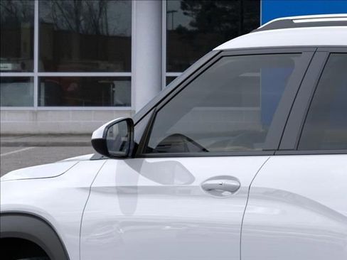 New 2026 Chevrolet TrailBlazer LT w/ Convenience Package FWD image 12