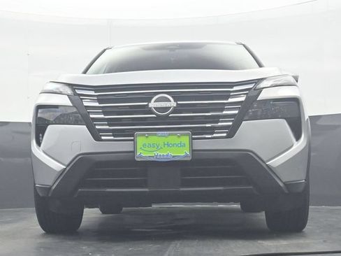 Used 2025 Nissan Rogue SV AWD/4WD image 26