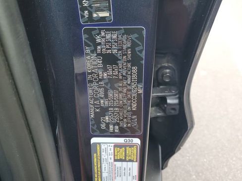 Used 2022 Kia Niro EX image 30