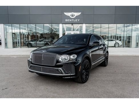 Used 2022 Bentley Bentayga image 1